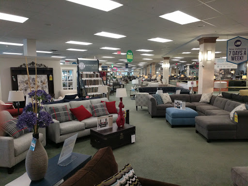 Furniture Store «Raymour & Flanigan Furniture and Mattress Store», reviews and photos, 2780 W Ridge Rd, Rochester, NY 14626, USA