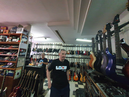 Musical instruments stores Rio De Janeiro