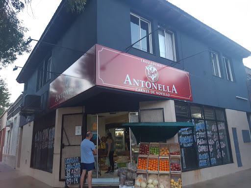 TROZADERO Antonella