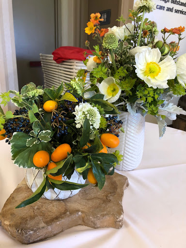 Florist «K & M Floral & Interior Plant Designs», reviews and photos, 537 Main St, Woodland, CA 95695, USA