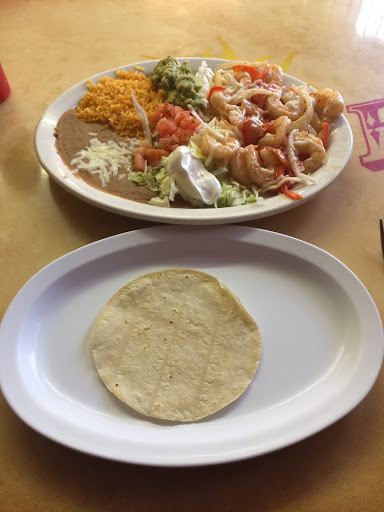 Mexican Grocery Store «El Paso Tacqueria and Latin Market», reviews and photos, 601 Hollywood Blvd, Iowa City, IA 52240, USA