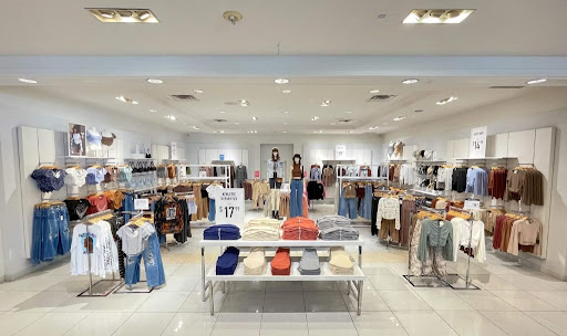 Clothing Store «Forever 21», reviews and photos, 5 Woodfield Mall, Schaumburg, IL 60173, USA