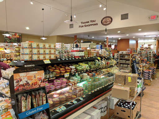 Grocery Store «Richmond Market & Beverage», reviews and photos, 56 Railroad St, Richmond, VT 05477, USA