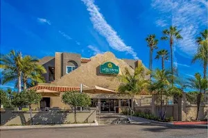 La Quinta Inn & Suites by Wyndham Carlsbad - Legoland Area image