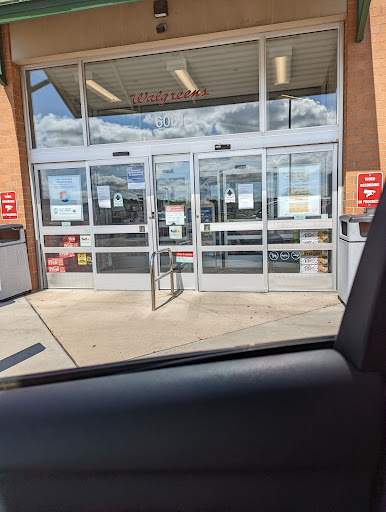 Walgreens, 6061 N Osgood Ave, Oak Park Heights, MN 55082, USA, 