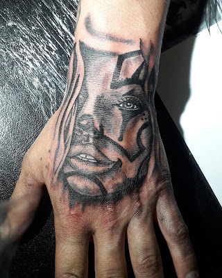Black Lantern Tattoo Vence à Vence