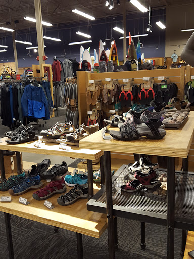 Camping Store «REI», reviews and photos, 1165 Perimeter Center W #200, Atlanta, GA 30338, USA