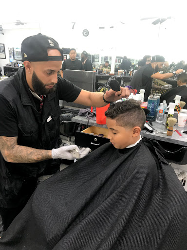 Barber Shop «Kut Kingz Barber Shop», reviews and photos, 4506 Curry Ford Rd, Orlando, FL 32812, USA