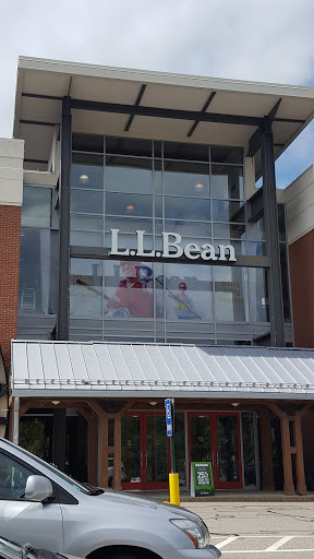 Clothing Store «L.L. Bean», reviews and photos, 6 Wayside Rd, Burlington, MA 01803, USA