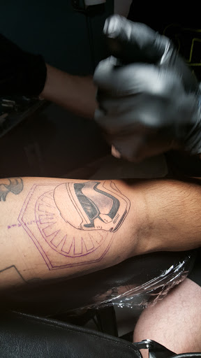 Tattoo Shop «No Egrets Tattoo Studios», reviews and photos, 1128 College St, Clarksville, TN 37040, USA