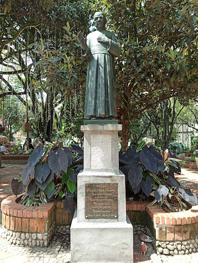 Monumento al Presbitero Ramon Arcila Ramirez