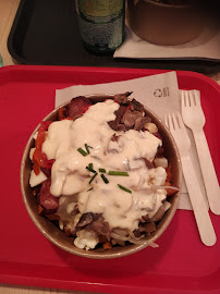 Plats et boissons du Restaurant canadien HANGOVER Fresh Poutine à Grenoble - n°14