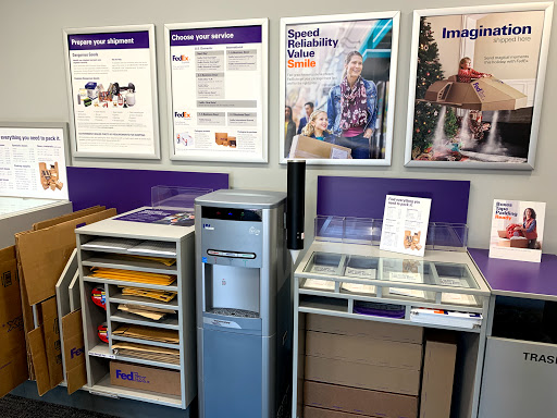 Shipping and Mailing Service «FedEx Ship Center», reviews and photos, 8210 S Hardy Dr, Tempe, AZ 85284, USA