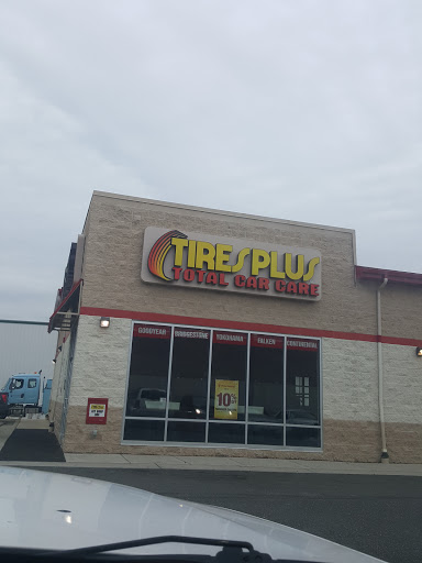 Tire Shop «Tires Plus», reviews and photos, 8850 Walker Mill Rd, Capitol Heights, MD 20743, USA