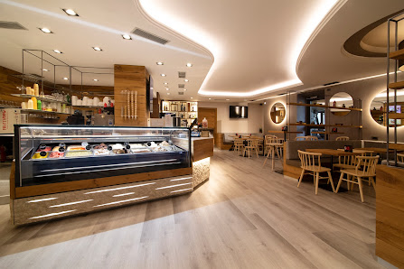 Bar Caffè Centrale Gelateria - Mandasprizz Via Venezia, 5, 38012 Predaia TN, Italia