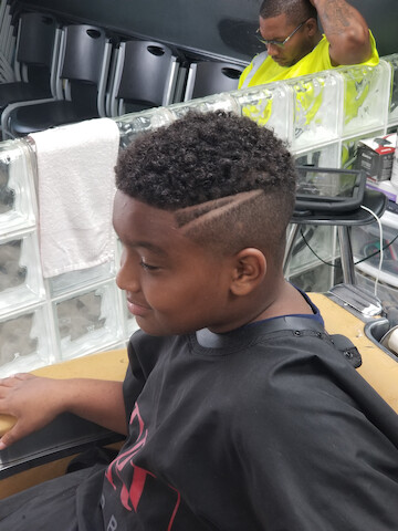 Barber Shop «Tru II You Barber & Beauty Salon», reviews and photos, 5365 W 10th St, Indianapolis, IN 46224, USA