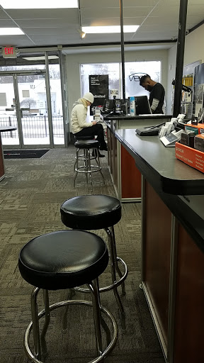 Verizon Authorized Retailer - A Wireless, 4281 Mayfield Rd, South Euclid, OH 44121, USA, 