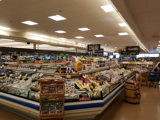 Grocery Store «Stop & Shop», reviews and photos, 700 Pleasant St, Watertown, MA 02472, USA