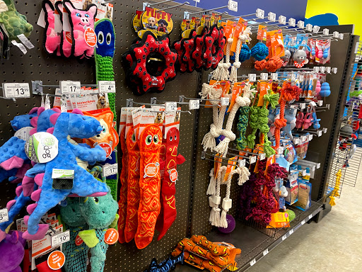 Pet Supply Store «Unleashed by Petco», reviews and photos, 520 S 23rd St, Philadelphia, PA 19146, USA