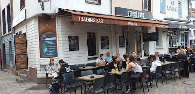 Street café à Amiens