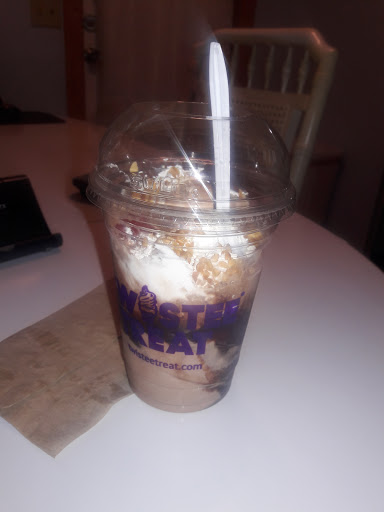 Ice Cream Shop «Twistee Treat Valrico», reviews and photos, 1886 FL-60, Brandon, FL 33511, USA