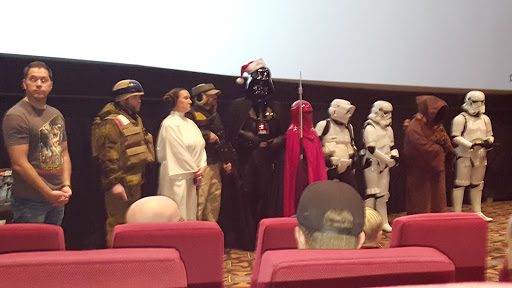 Movie Theater «B&B Theatres Overland Park 16», reviews and photos, 8601 W 135th St, Overland Park, KS 66223, USA