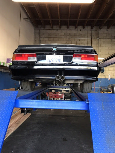 Muffler Technician image