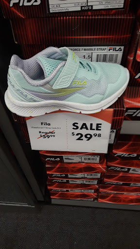 Shoe Store «Shoe Carnival», reviews and photos, 321 NW Loop 410, San Antonio, TX 78216, USA