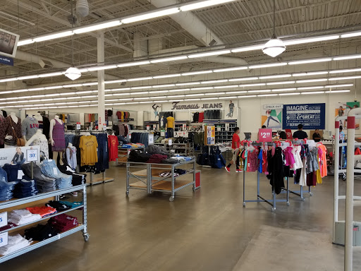 Clothing Store «Old Navy», reviews and photos, 6711 Frontier Dr, Springfield, VA 22150, USA