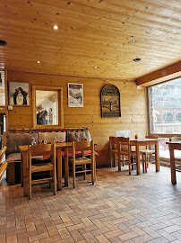 Atmosphère du Restaurant-Creperie La Patinoire à Uvernet-Fours - n°1