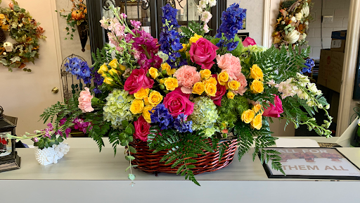 Florist «Downtown Flowers And Gift Shop», reviews and photos, 130 E Charlemont Ave, Kingsport, TN 37660, USA