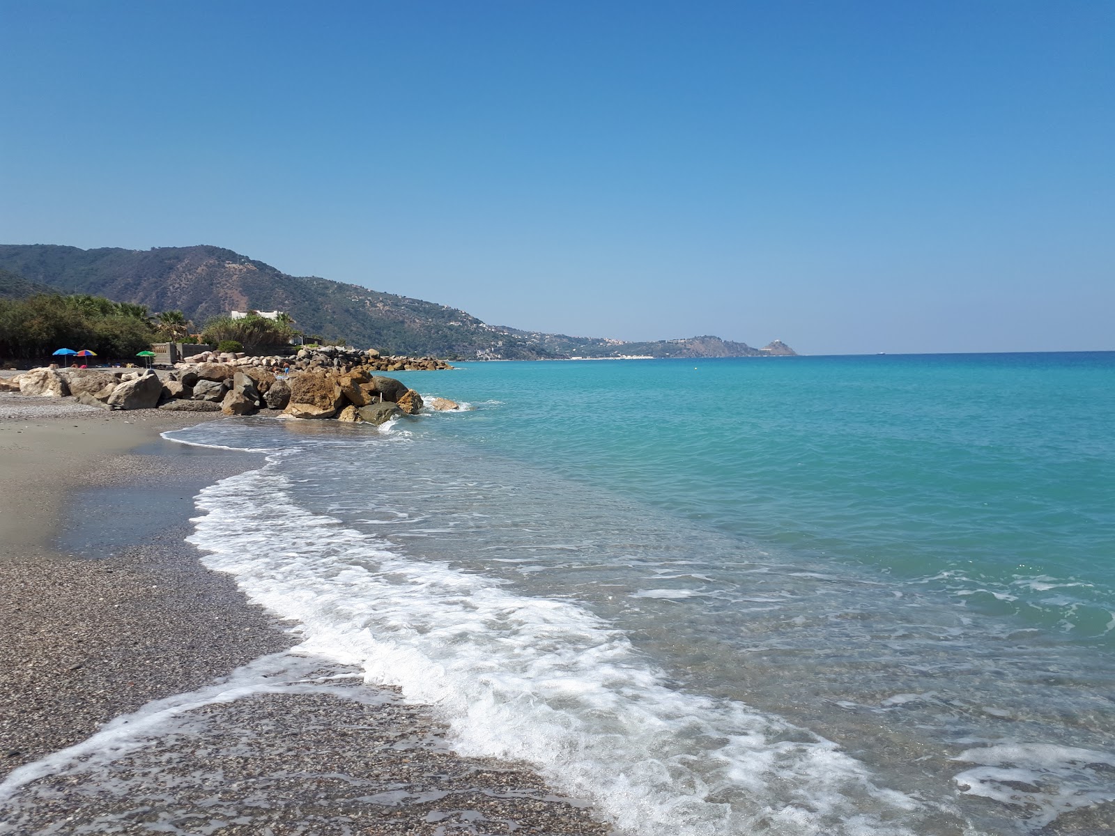 Zdjęcie Spiaggia di San Gregorio z przestronna plaża