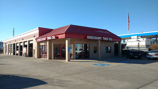 Tire Shop «Discount Tire Store - Murray, UT», reviews and photos, 120 E 4500 S, Murray, UT 84107, USA
