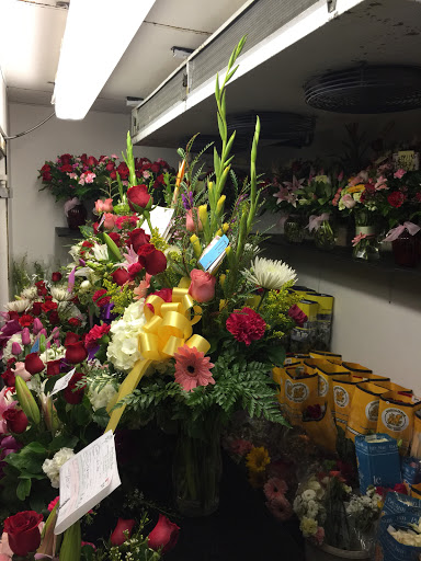 Florist «Rose Garden Florist - Modesto, CA», reviews and photos, 2100 Standiford Ave, Modesto, CA 95350, USA