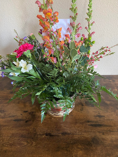 Florist «Raindrops N Roses», reviews and photos, 530 E Broadway St, Shelbyville, IN 46176, USA