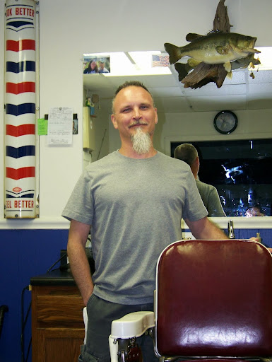 Barber Shop «Lakes BARBER SHOP», reviews and photos, 440 W Turkeyfoot Lake Rd, Akron, OH 44319, USA