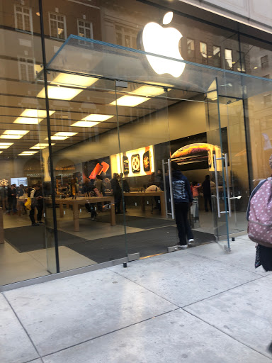 Computer Store «Apple Walnut Street», reviews and photos, 1607 Walnut St, Philadelphia, PA 19103, USA