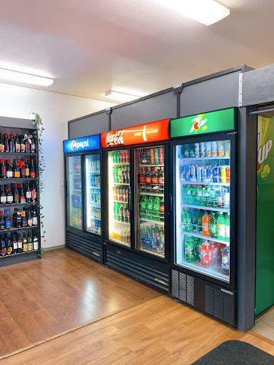 Liquor Store «Grants Pass Liquor Stores», reviews and photos, 210 SE 8th St, Grants Pass, OR 97526, USA