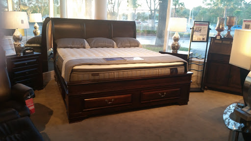 Furniture Store «Rooms To Go Furniture Store - Daytona Beach», reviews and photos, 2375 W International Speedway Blvd, Daytona Beach, FL 32114, USA