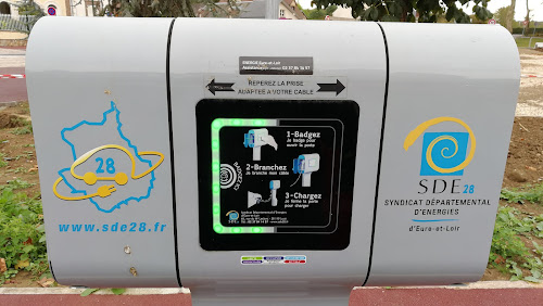Borne de recharge de véhicules électriques SDE 28 Charging Station Senonches