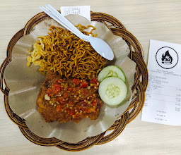 Geprek Bensu Rawamangun photo