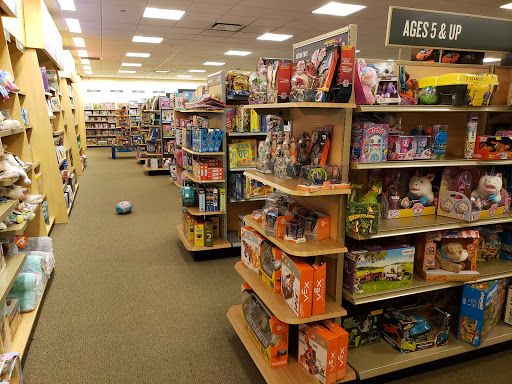Book Store «Barnes & Noble Booksellers The Shops at River Crossing», reviews and photos, 8675 River Crossing Blvd, Indianapolis, IN 46240, USA