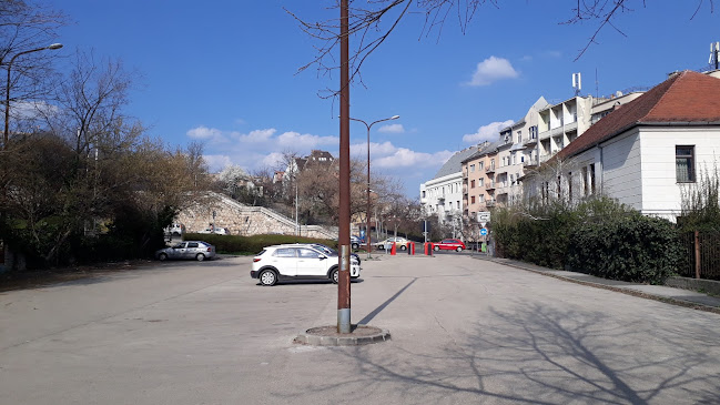 Rómer Flóris u. 4 Parking - Parkoló