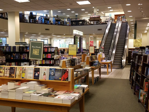 Book Store «Barnes & Noble», reviews and photos, 5959 Triangle Town Blvd, Raleigh, NC 27616, USA