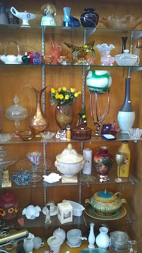 Thrift Store «L S Thrift Store», reviews and photos, 915 E 1st Ave, Mt Dora, FL 32757, USA