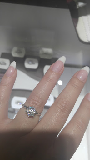 Jewelry Store «Helzberg Diamonds», reviews and photos, 1598 Willowbrook Dr, Houston, TX 77070, USA