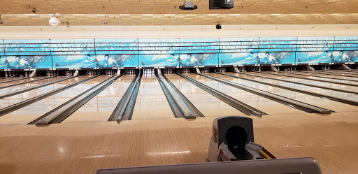 Bowling Alley «Three Hundred Bowl», reviews and photos, 100 Cass Lake Rd, Waterford Twp, MI 48328, USA