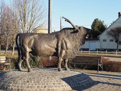 Magyar szürkemarha-bika szobor