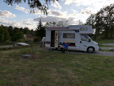 Aire De Camping Car " La Maillerie" à La Croix-sur-Gartempe