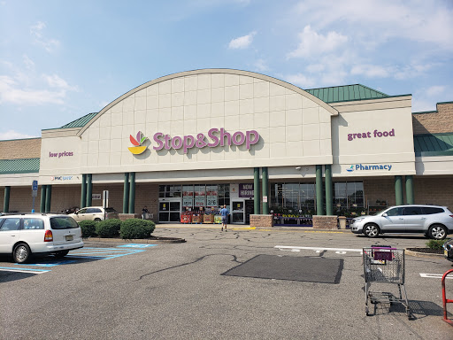 Grocery Store «Stop & Shop», reviews and photos, 625 Paterson Ave, Carlstadt, NJ 07072, USA